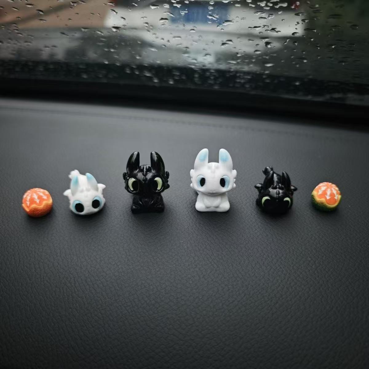 Sevimli dişsiz bebek figürü, a - Car Accessories Dashboard incelemesi ve fiyatı